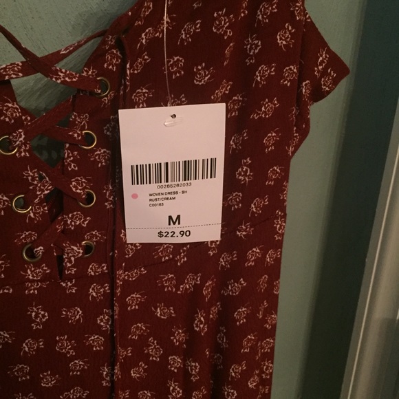 🍁🍂Burgundy Skater dress Perfect for Fall🍁🍂 - Picture 4 of 6